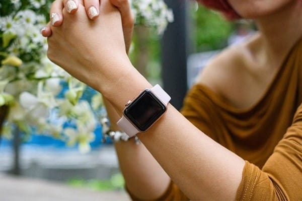 con gái nên đeo apple watch size nào
