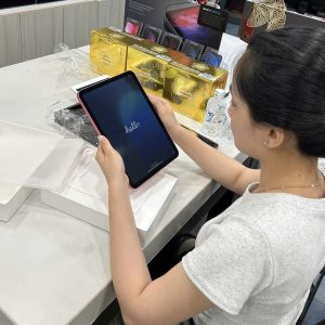 Khách nhận máy tại 126