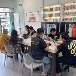 Khách nhận máy tại 126