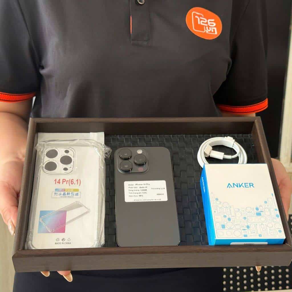 Giao iPhone 14 Pro cũ tại cửa hàng 126.vn Vĩnh Long