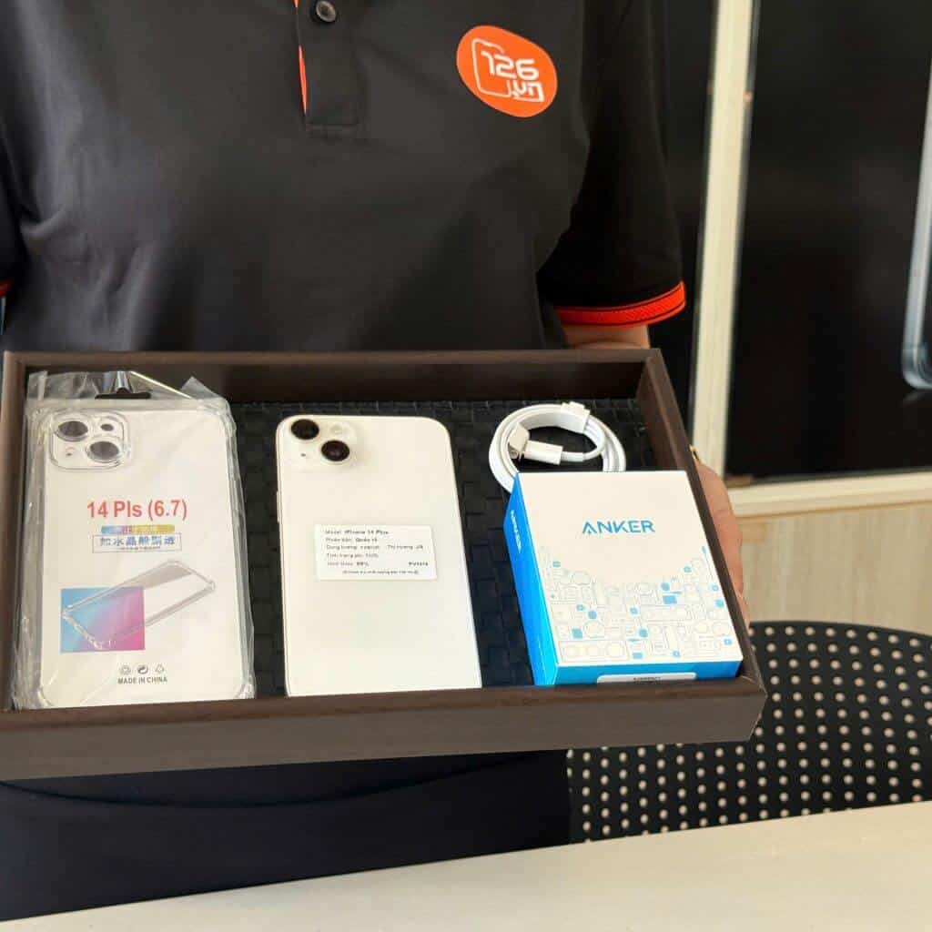 Giao iPhone 14 Plus cũ tại cửa hàng 126.vn Vĩnh Long