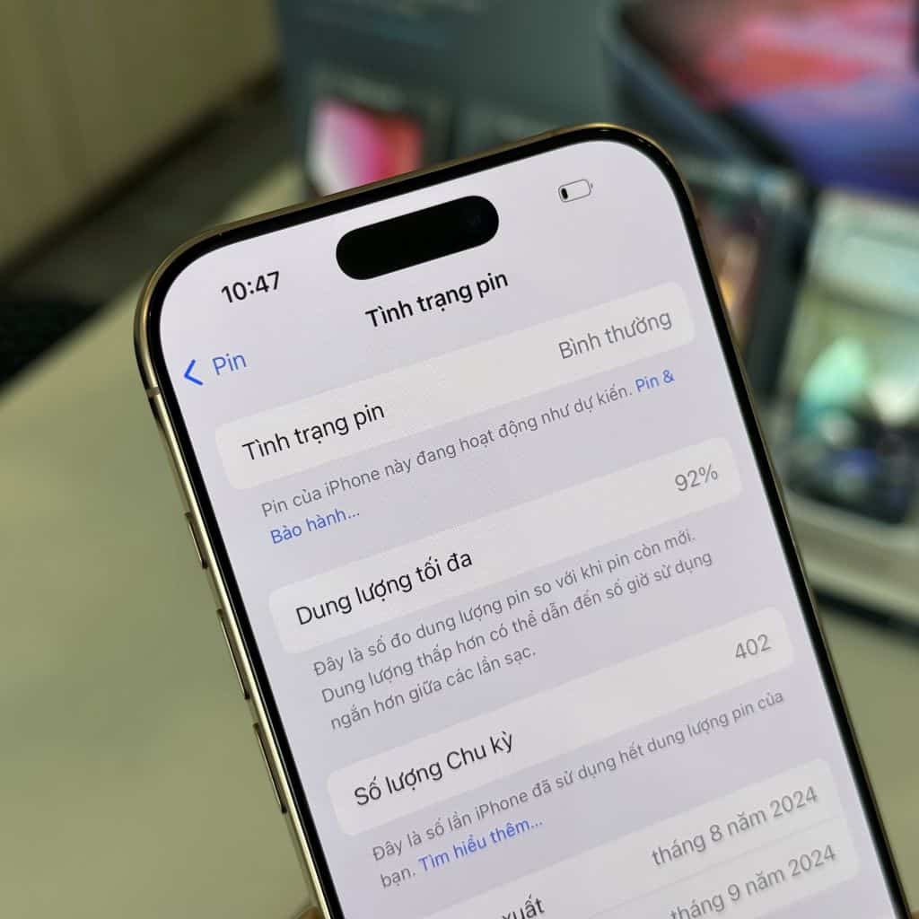 Màn hình Tình trạng pin iPhone 16 Pro cũ hiển thị phần trăm và số lần sạc tại 126.vn