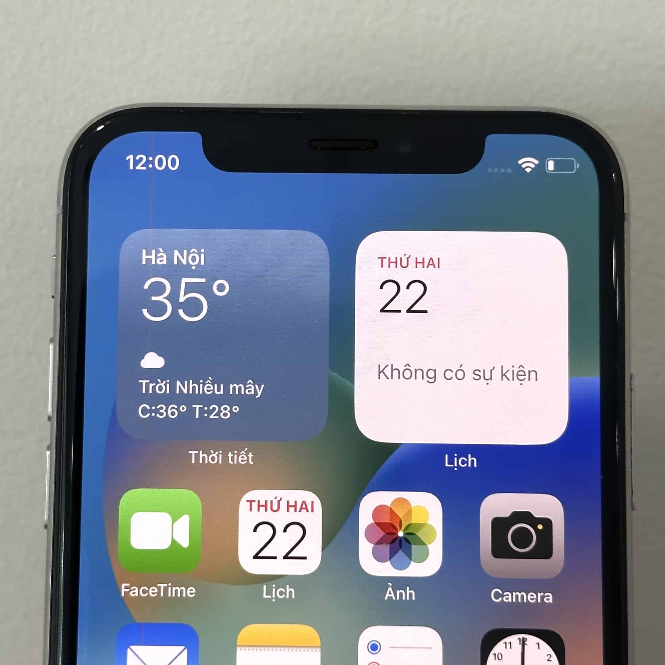 Cận cảnh tai thỏ Face ID trên iPhone X