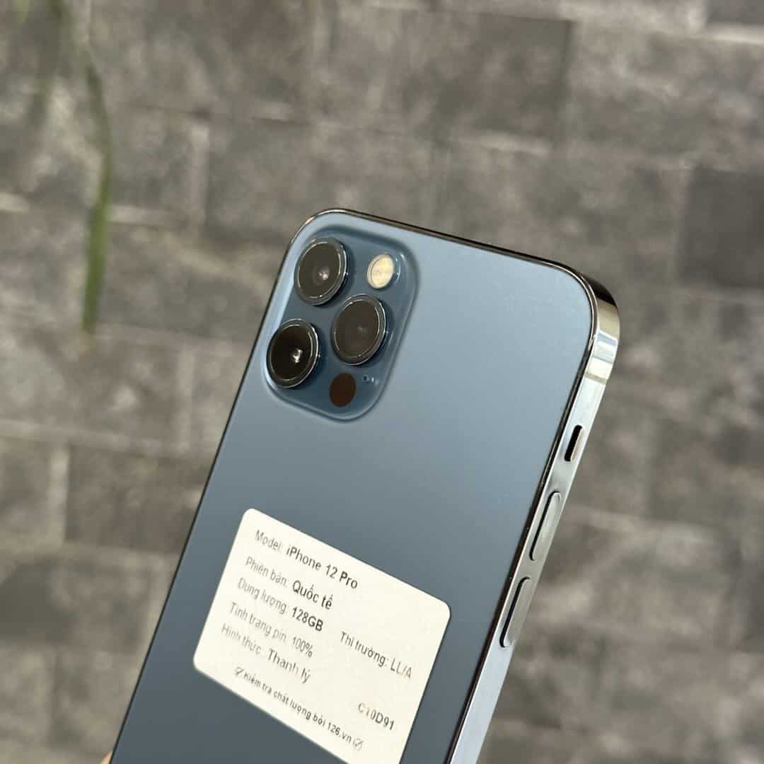 Cận cụm ba camera kèm cảm biến LiDAR của iPhone 12 Pro cũ tại 126.vn