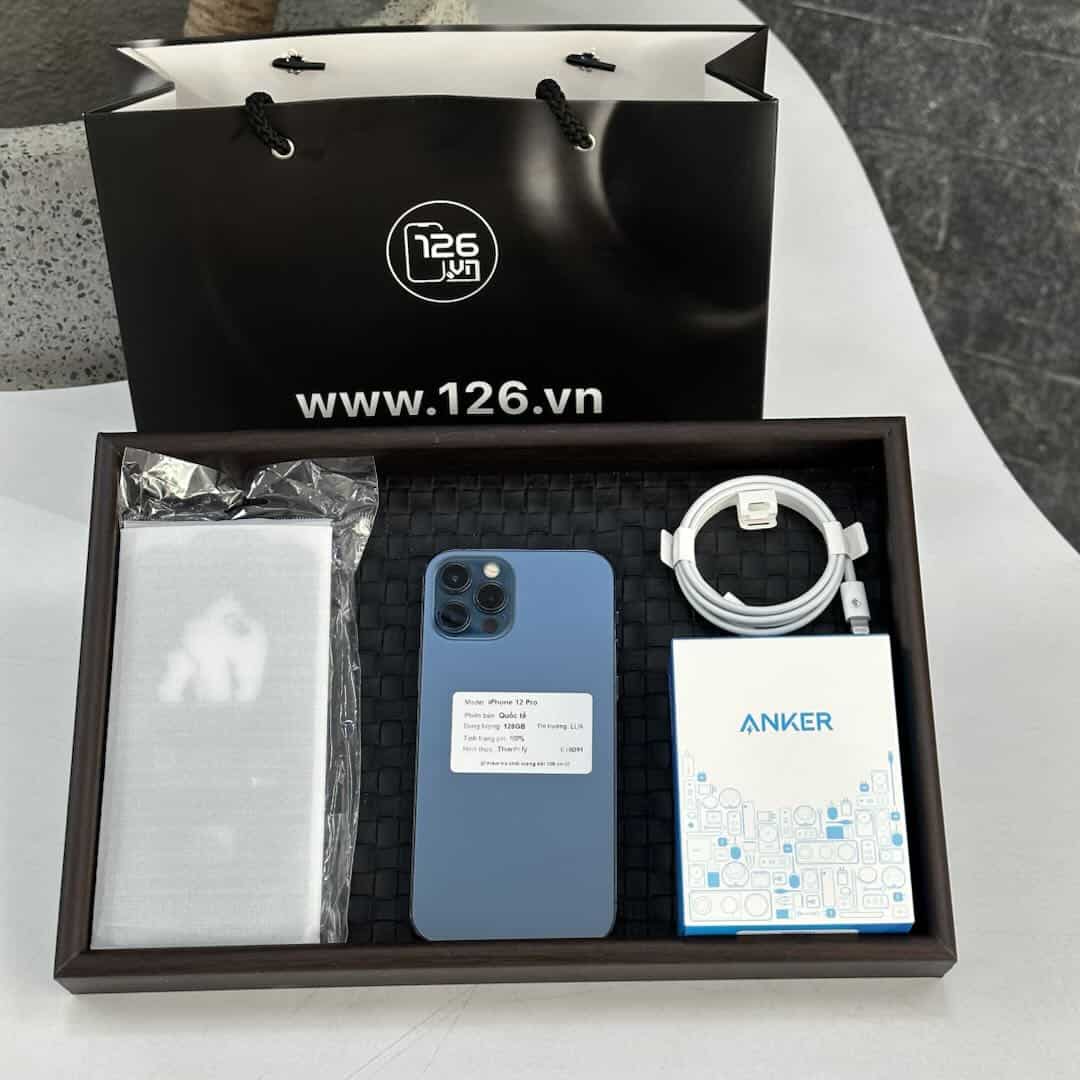 Trọn bộ iPhone 12 Pro cũ kèm túi 126.vn, sạc Anker và ốp lưng khi nhận máy tại Vĩnh Long