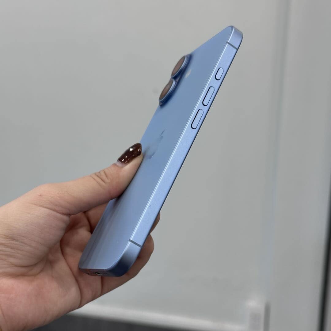 iPhone 17 lướt màu mist blue 256GB mặt lưng nhuộm kính tại 126.vn Vĩnh Long