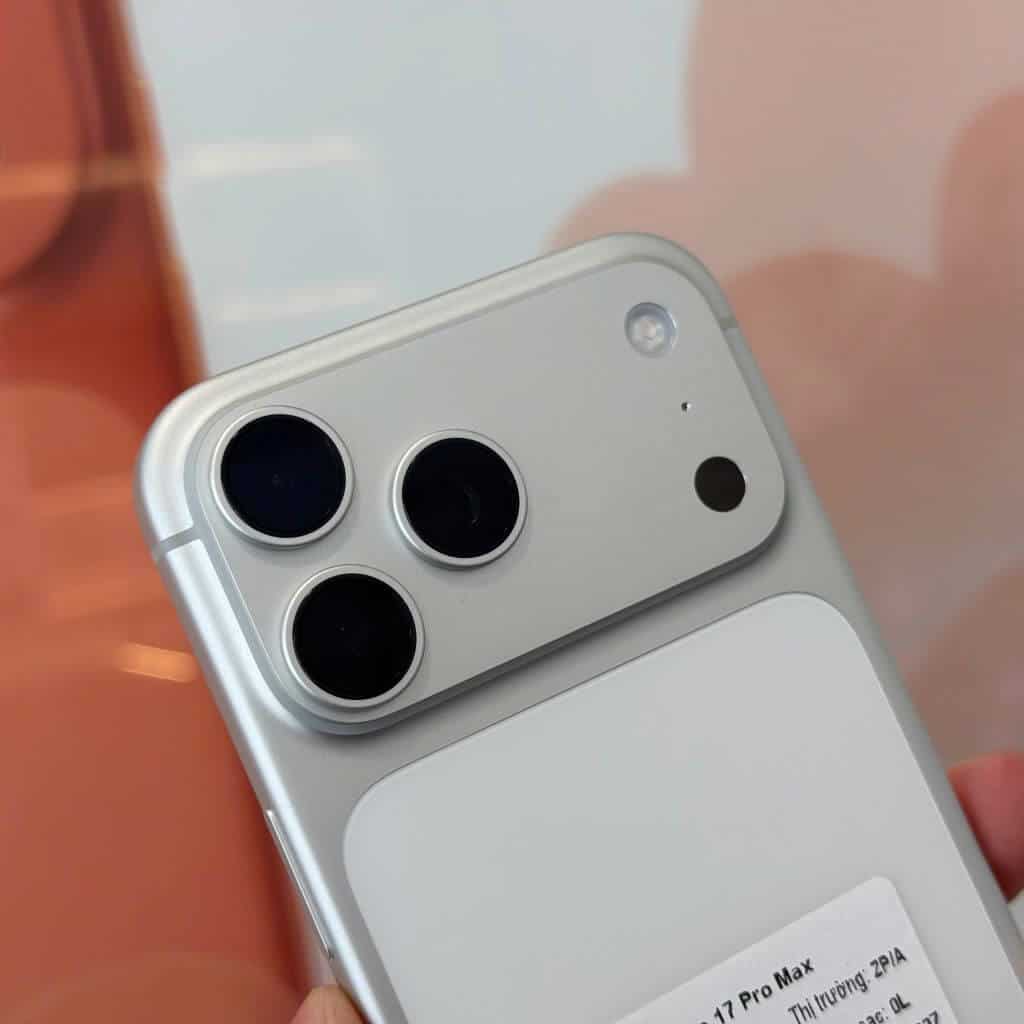 Cụm 3 camera 48MP và zoom 8x của iPhone 17 Pro Max cũ tại 126.vn Vĩnh Long 