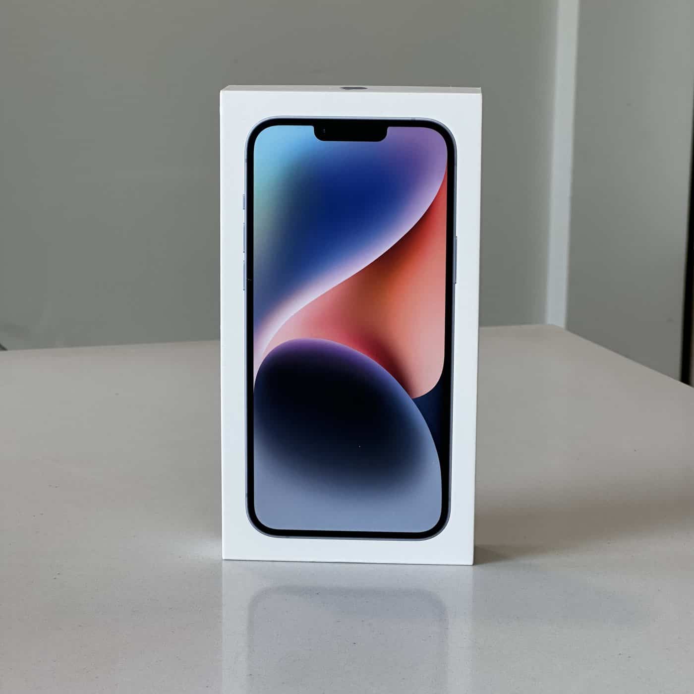 Hộp iPhone 14 Plus mới nguyên seal tại cửa hàng 126.vn Vĩnh Long